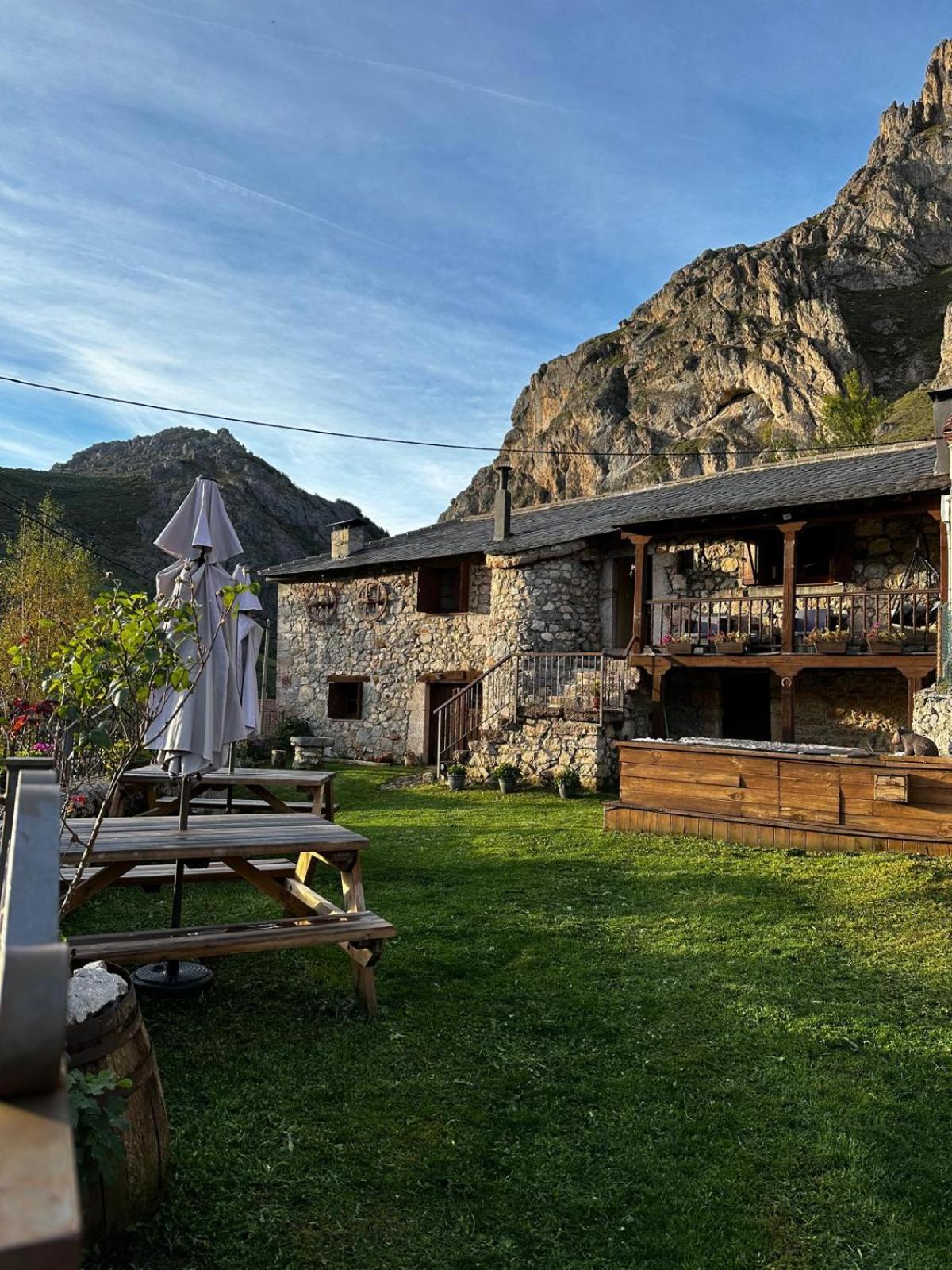 Apartamentos Rurales La Laguna Somiedo Valle de Lago Exterior foto